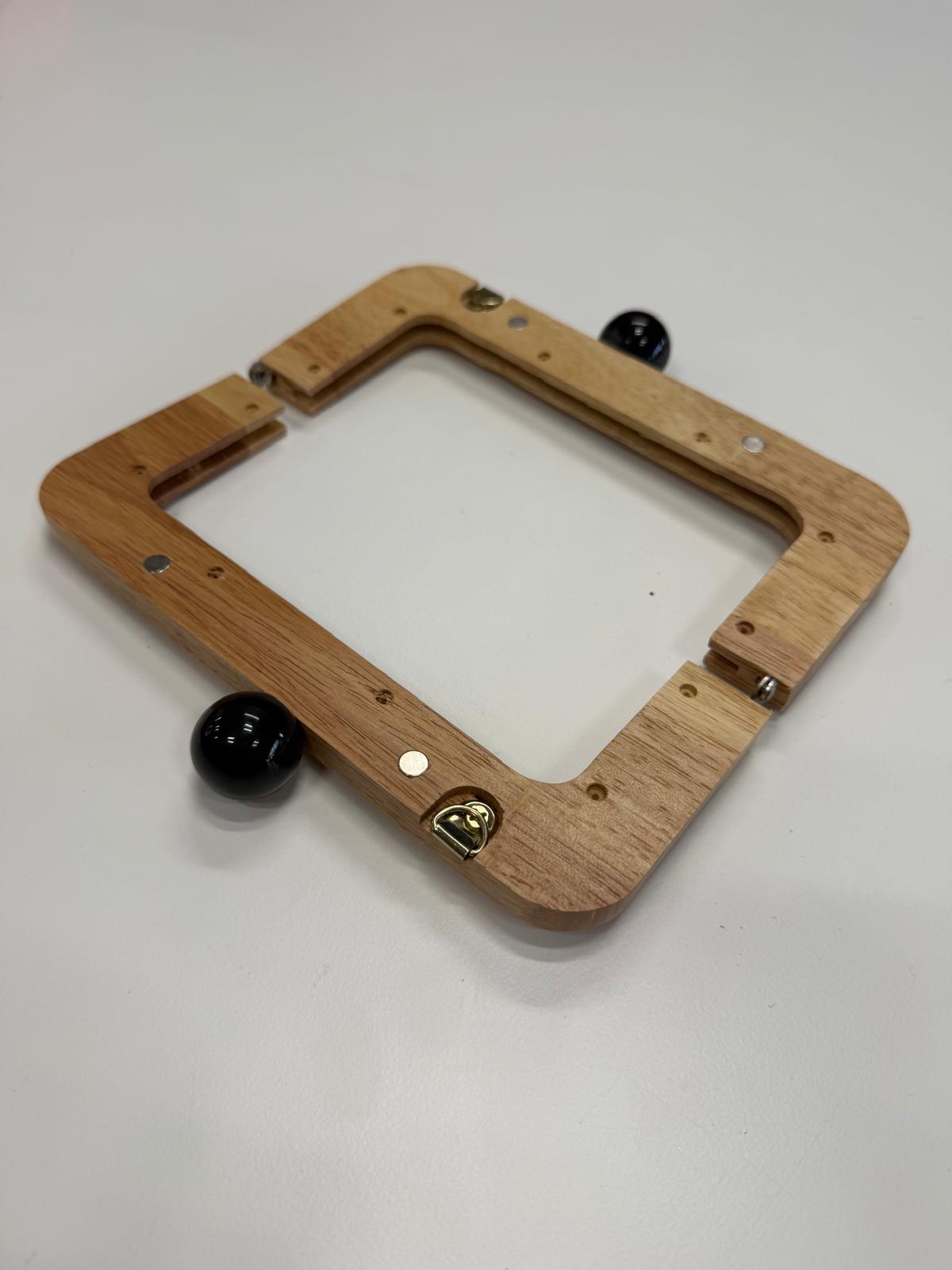 Chiusura a molla in legno "caramella nera"